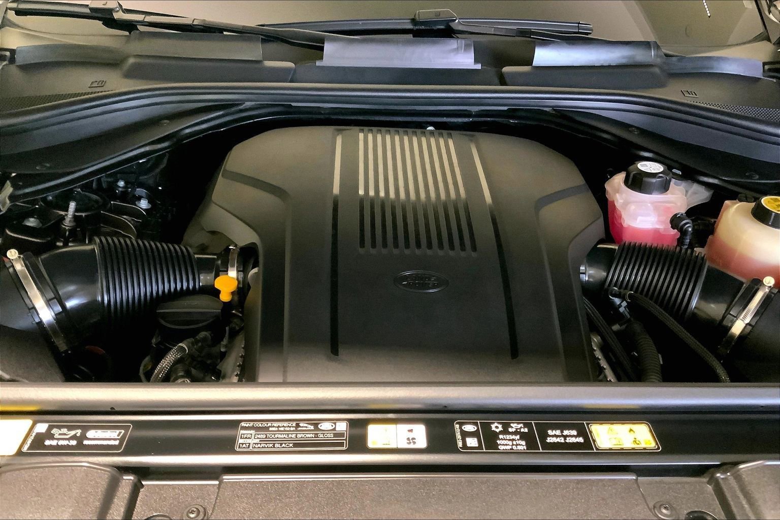 Certified 2025 Land Rover Range Rover SE AWD/4WD image 29