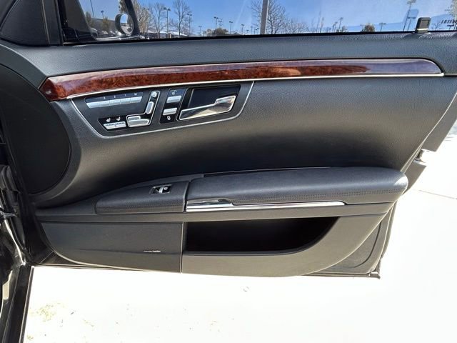 Used 2011 Mercedes-Benz S 550 4MATIC image 27