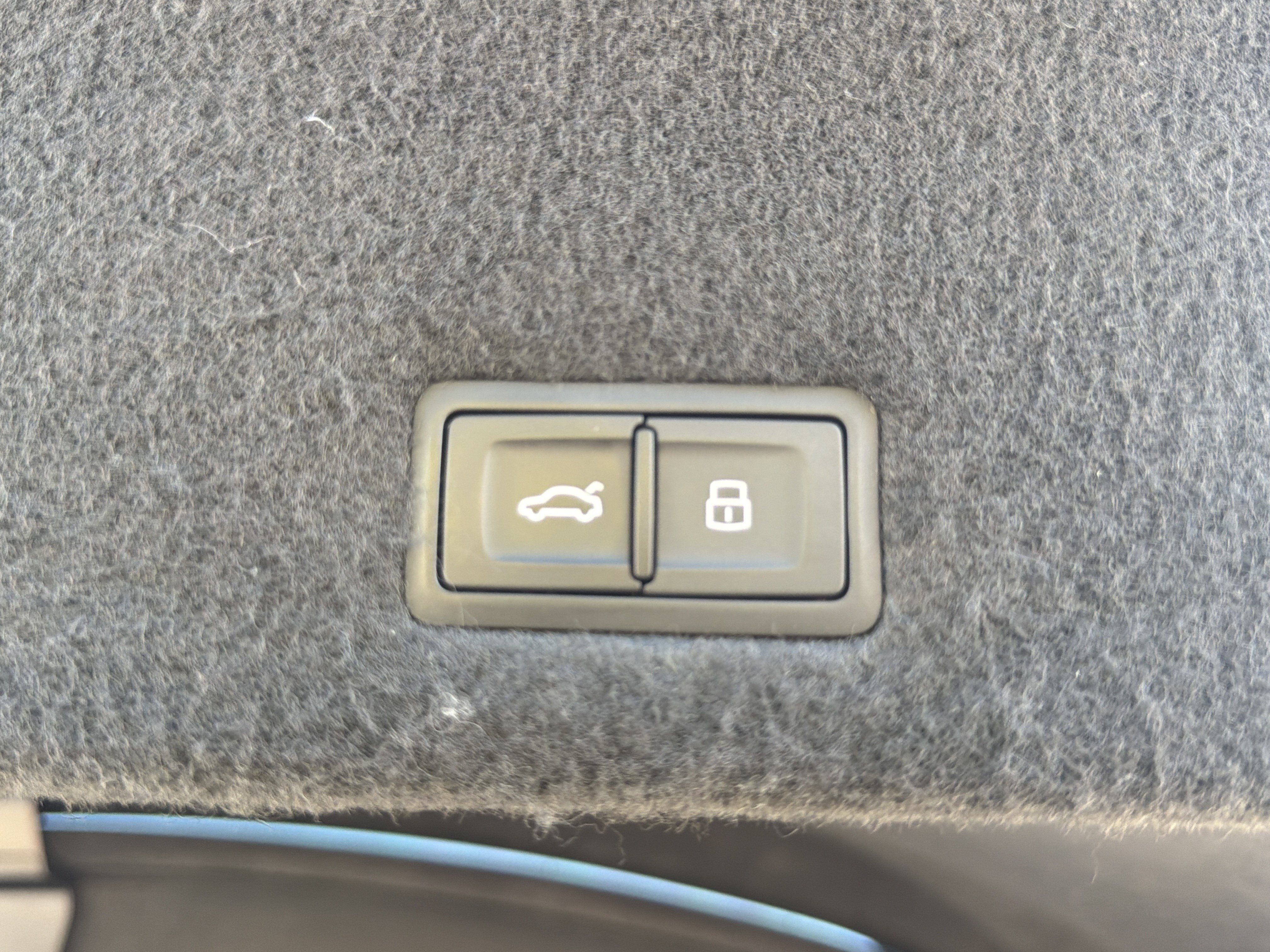 Used 2020 Lamborghini Urus AWD/4WD image 92