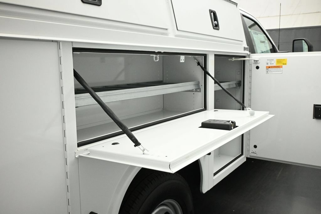New 2026 Ford F350 XL w/ XL Chrome Package RWD image 22