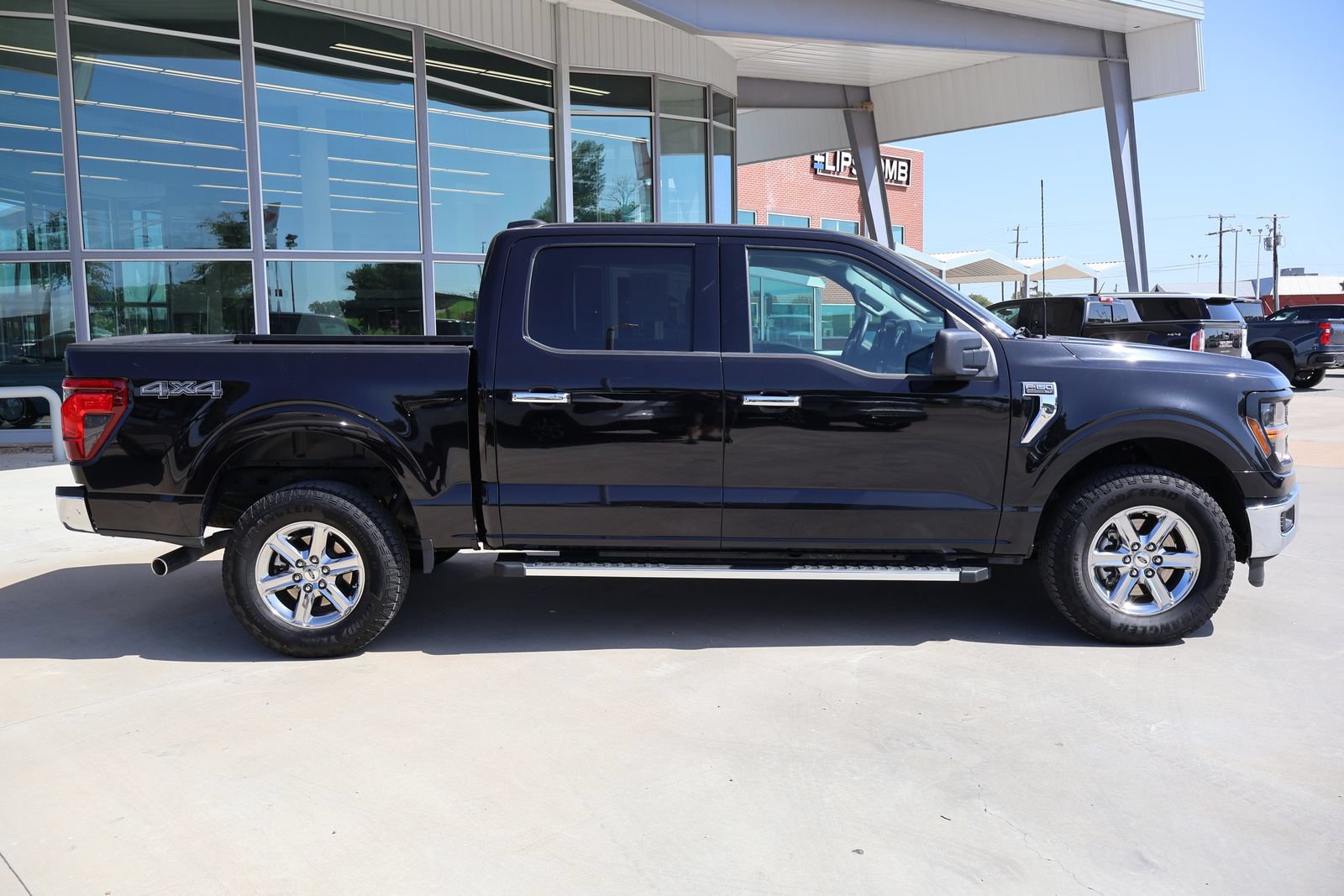 Used 2025 Ford F150 XLT w/ Equipment Group 301A Standard AWD/4WD image 7