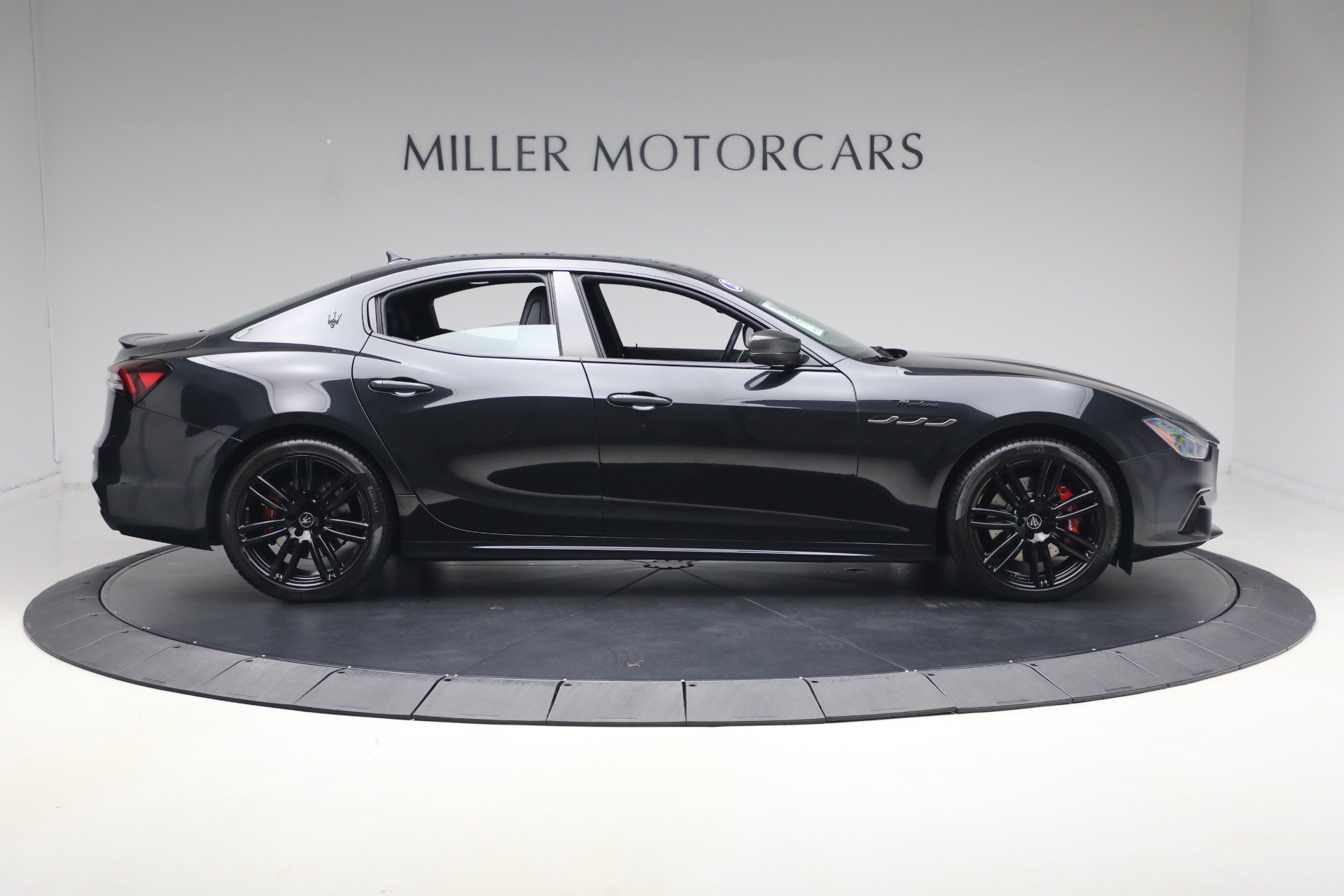 Certified 2023 Maserati Ghibli Modena Q4 AWD/4WD image 9