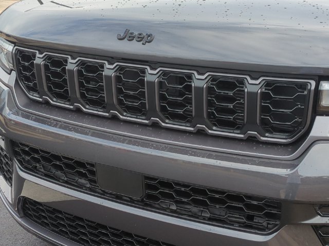 New 2026 Jeep Grand Cherokee Altitude RWD image 24