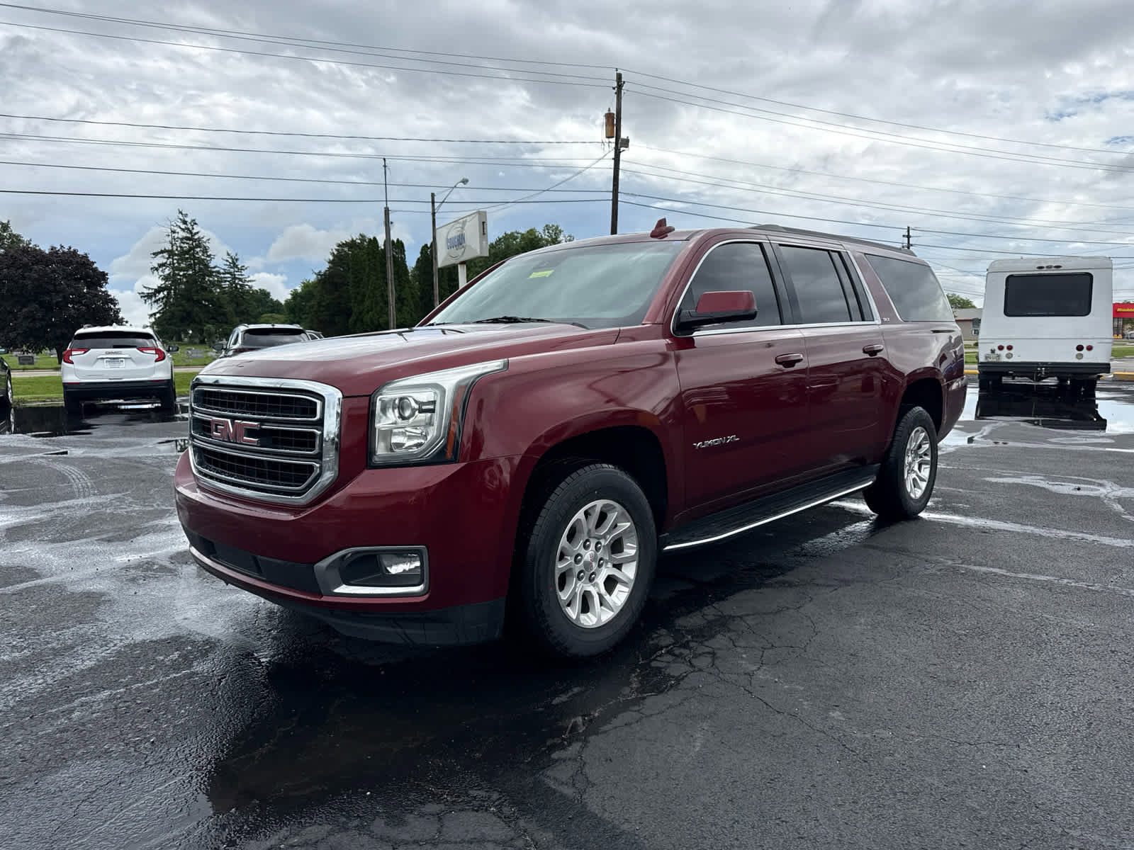 Certified 2019 GMC Yukon XL SLT AWD/4WD image 1