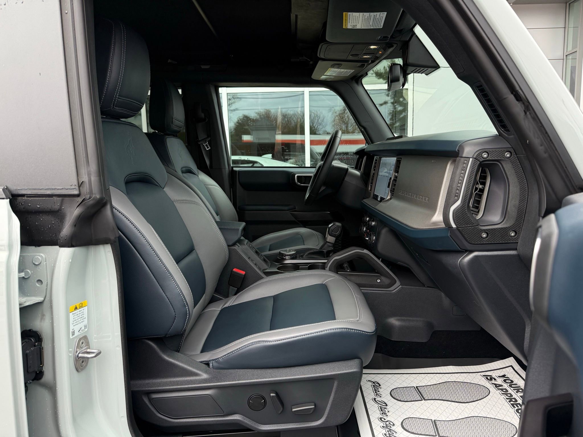 Used 2024 Ford Bronco Outer Banks image 23