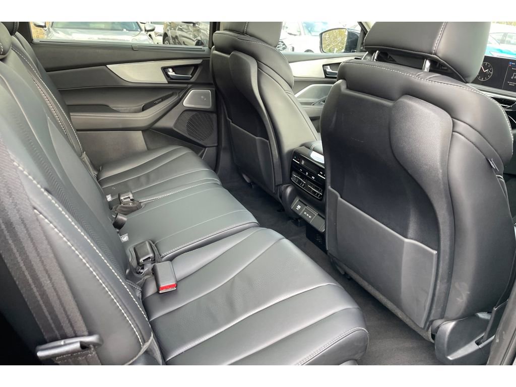 Certified 2025 Acura MDX FWD w/ Technology Package image 18