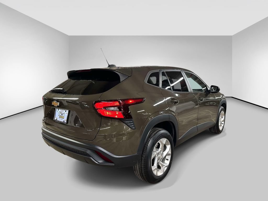 Certified 2024 Chevrolet Trax LS w/ LS Convenience Package FWD image 5