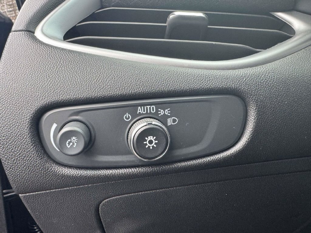 Used 2024 Chevrolet Malibu LT FWD image 17