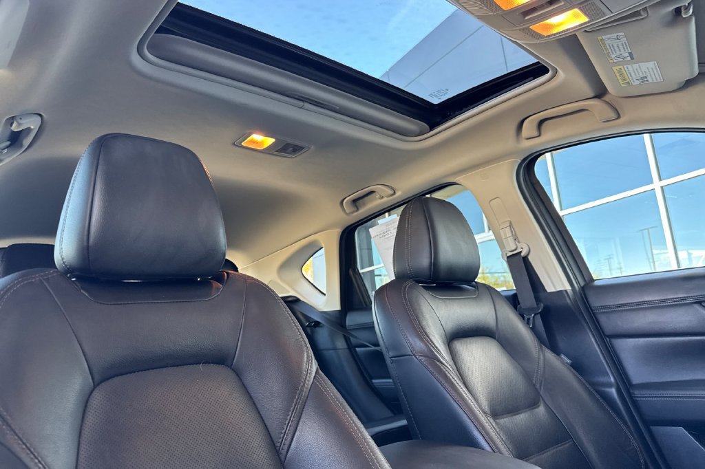 Certified 2022 MAZDA CX-5 AWD 2.5 S w/ Premium Plus Pkg image 19