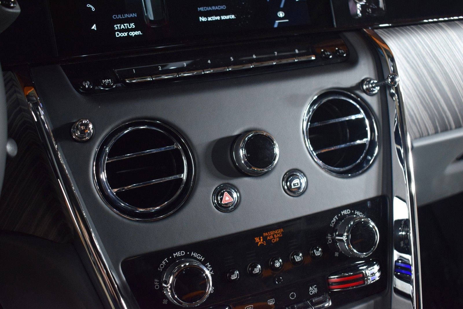 New 2026 Rolls-Royce Cullinan image 35