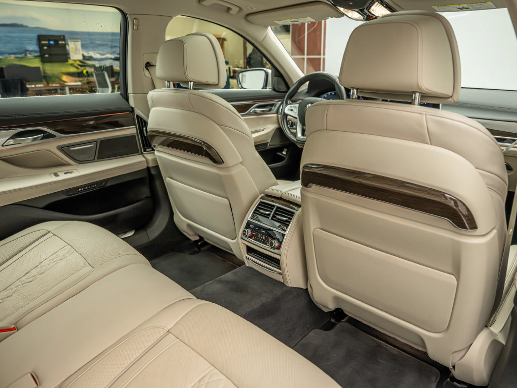 Used 2022 BMW 750i xDrive AWD/4WD image 42