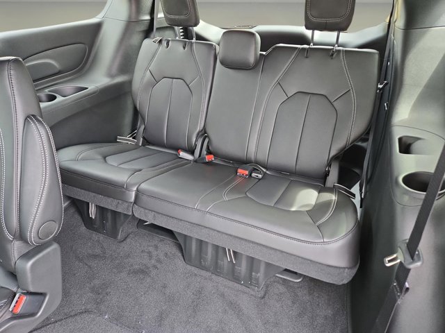 New 2026 Chrysler Voyager LX image 18