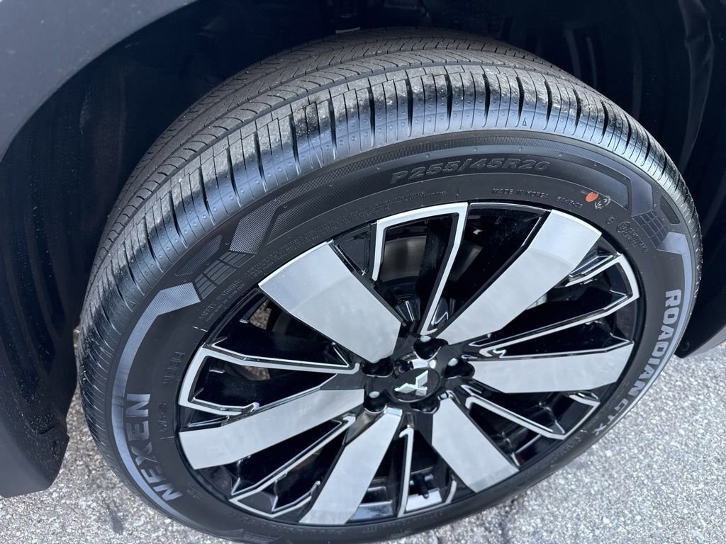 New 2026 Mitsubishi Outlander SE image 13