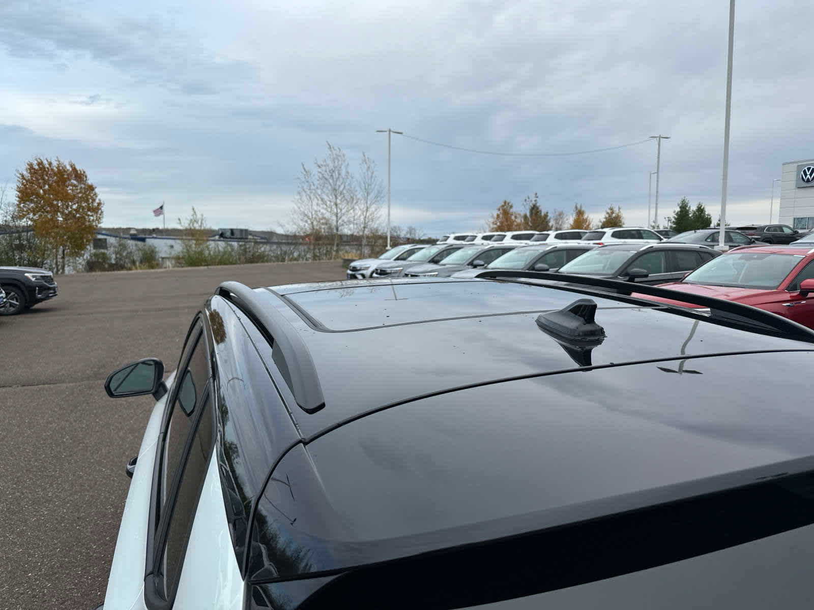 Certified 2024 Volkswagen Taos SE image 3