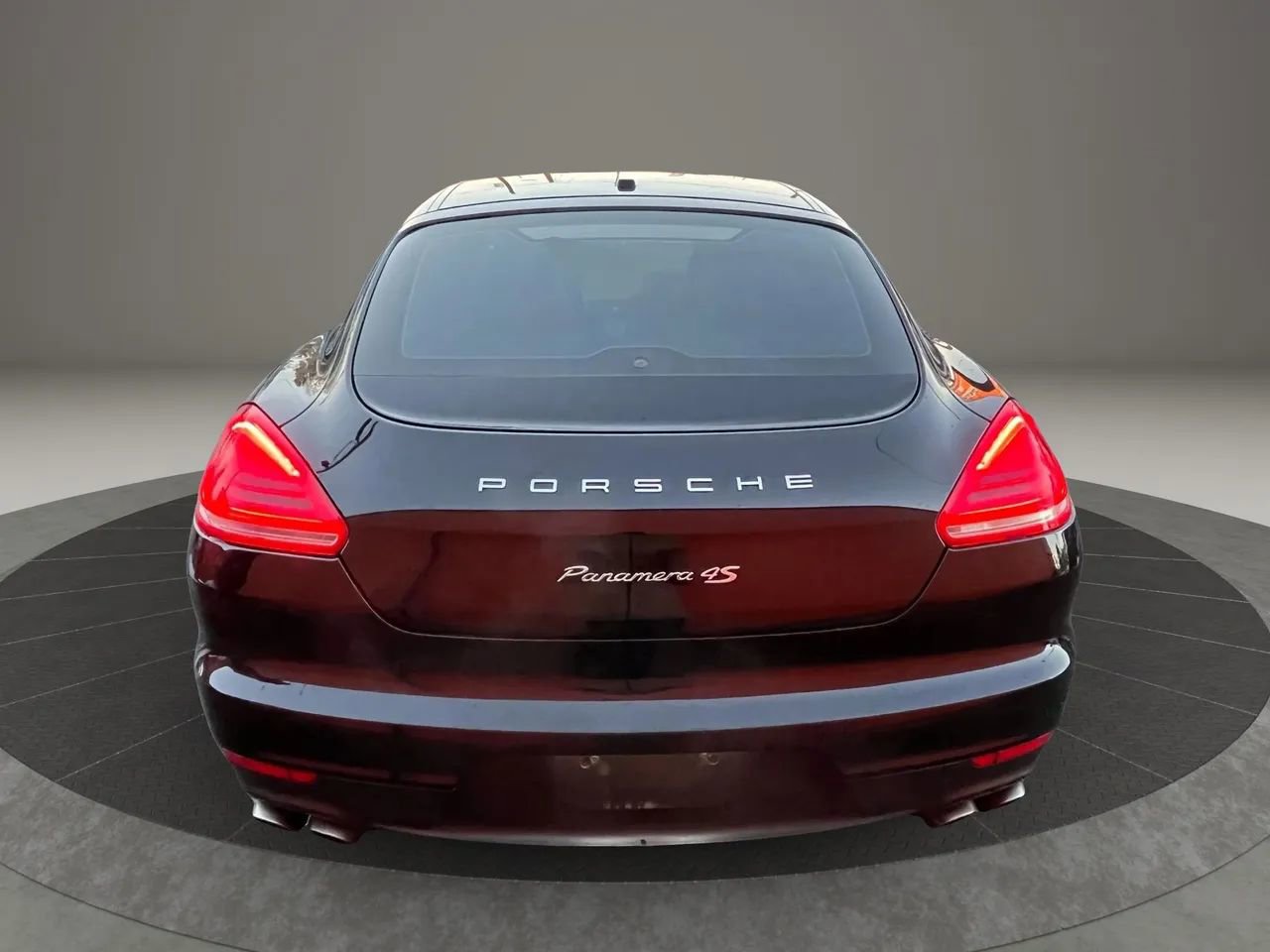 Used 2016 Porsche Panamera 4S image 5