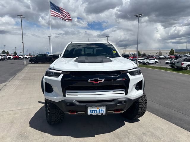 New 2026 Chevrolet Colorado ZR2 w/ Technology Package AWD/4WD image 8