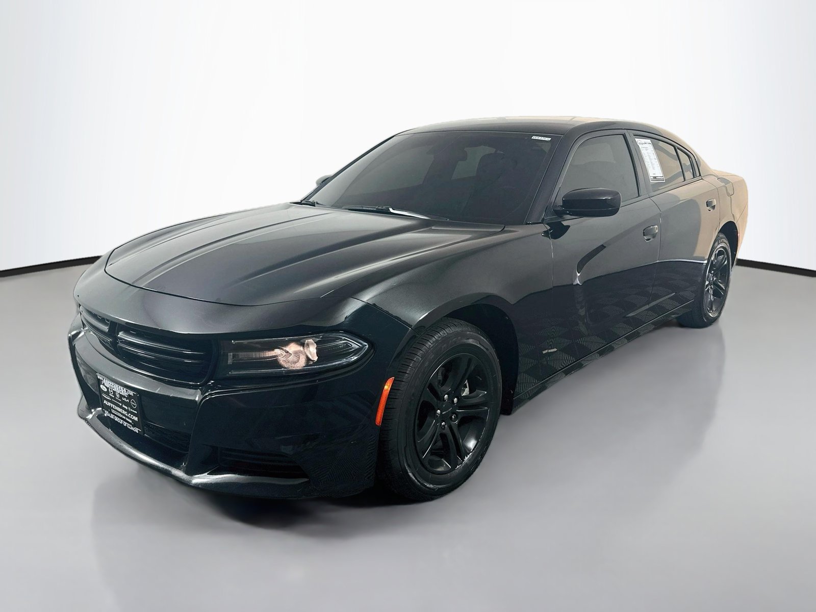 Used 2021 Dodge Charger SXT w/ Leather Interior Group RWD image 3