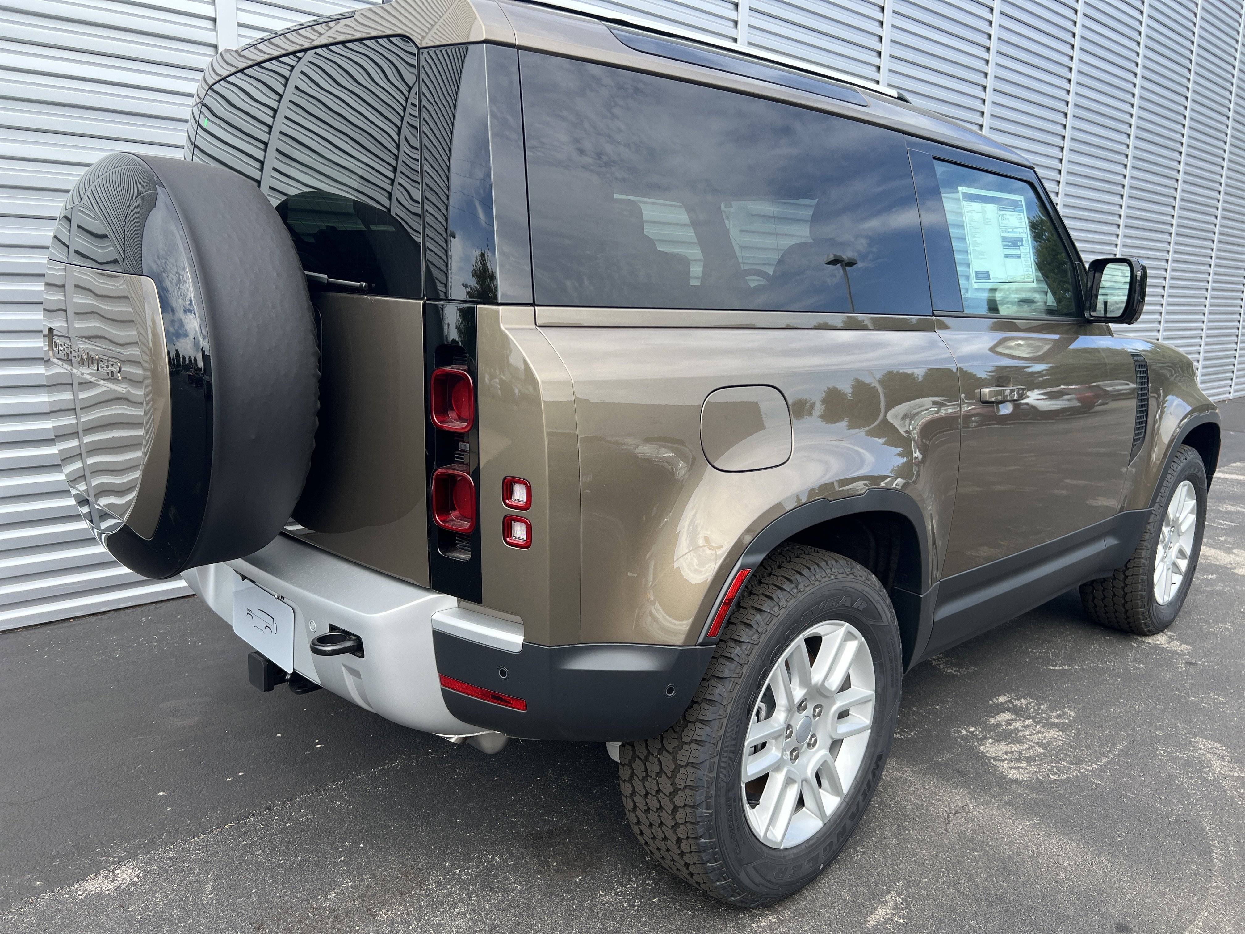 New 2025 Land Rover Defender 90 S image 5