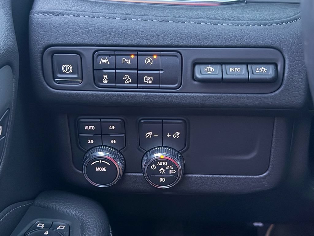 Used 2023 GMC Yukon Denali AWD/4WD image 33