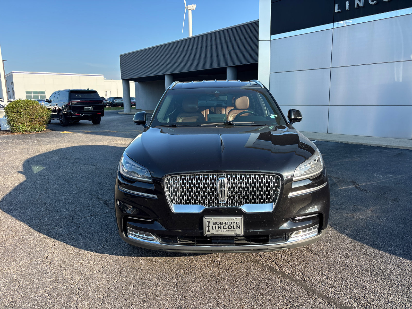 Used 2020 Lincoln Aviator Reserve w/ Elements Package Plus AWD/4WD image 2