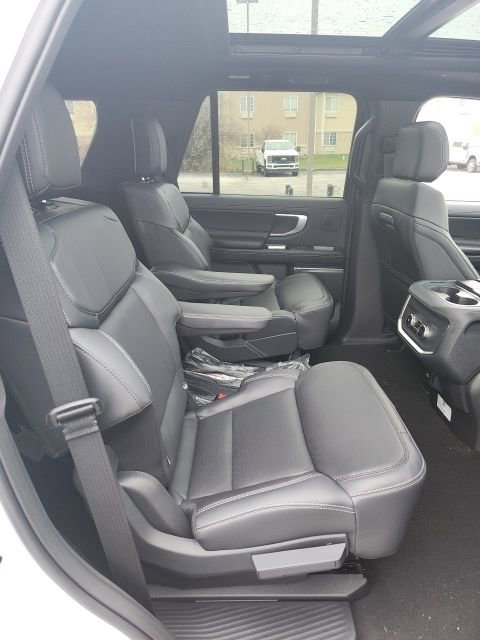 New 2025 Ford Expedition Platinum w/ Stealth Performance Package image 16