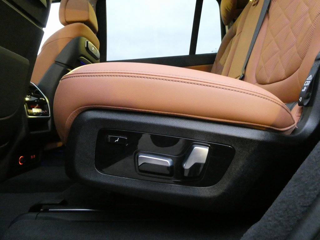 Used 2026 BMW X7 xDrive40i image 63