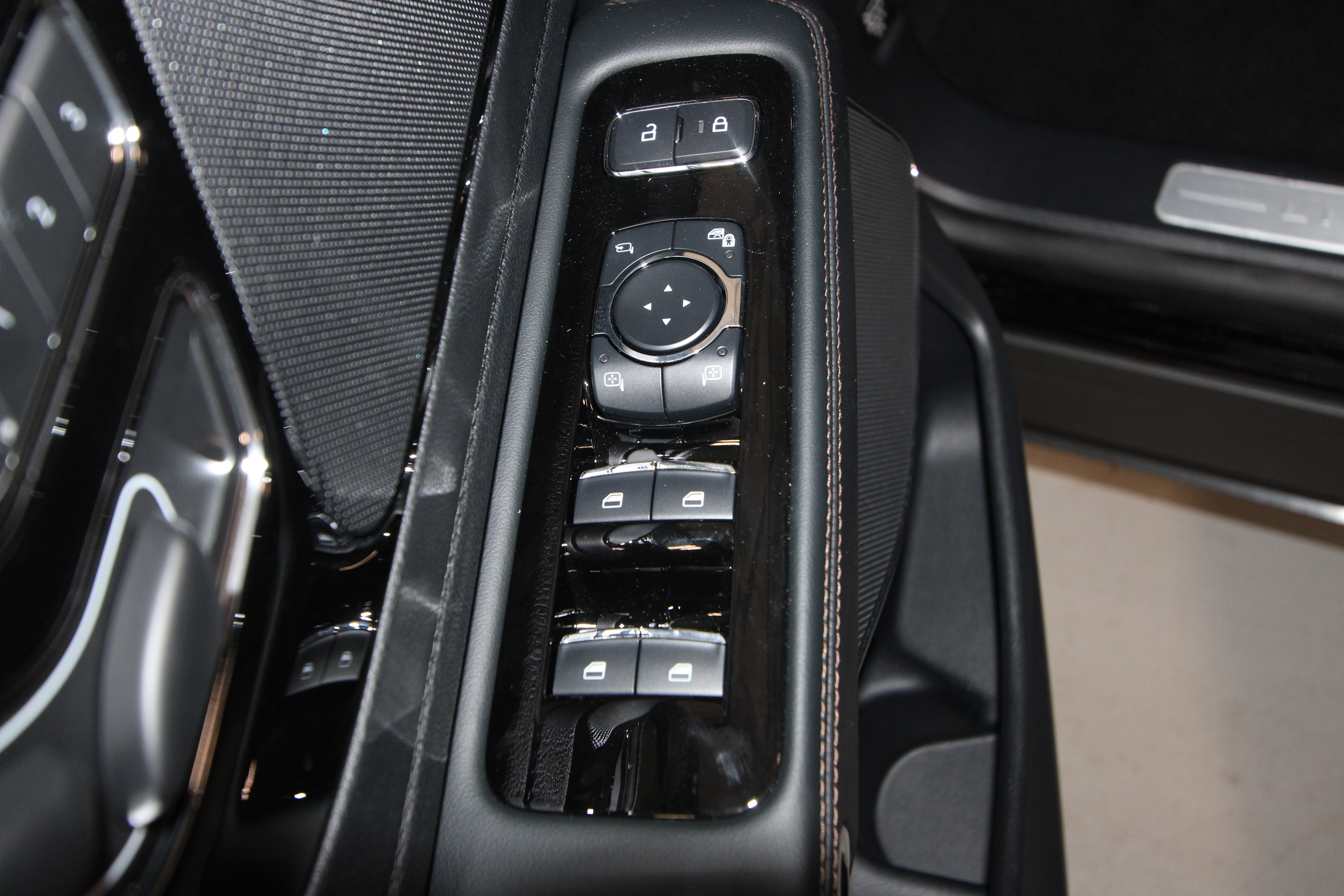 New 2026 Lincoln Aviator 2WD image 5