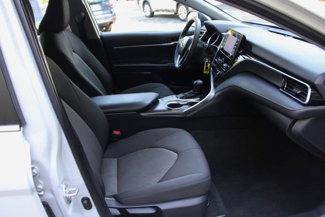 Used 2024 Toyota Camry LE FWD image 31