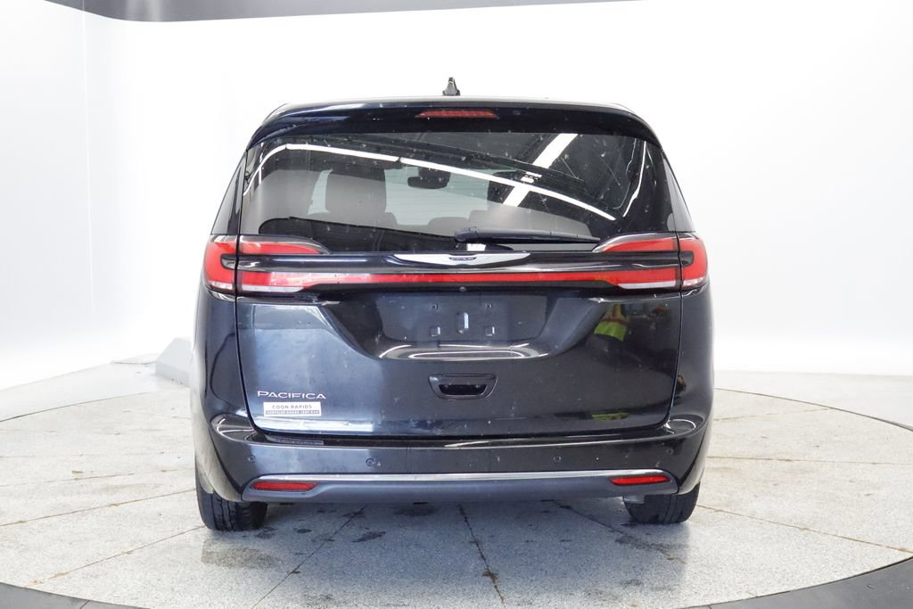 Certified 2023 Chrysler Pacifica Touring-L FWD image 4