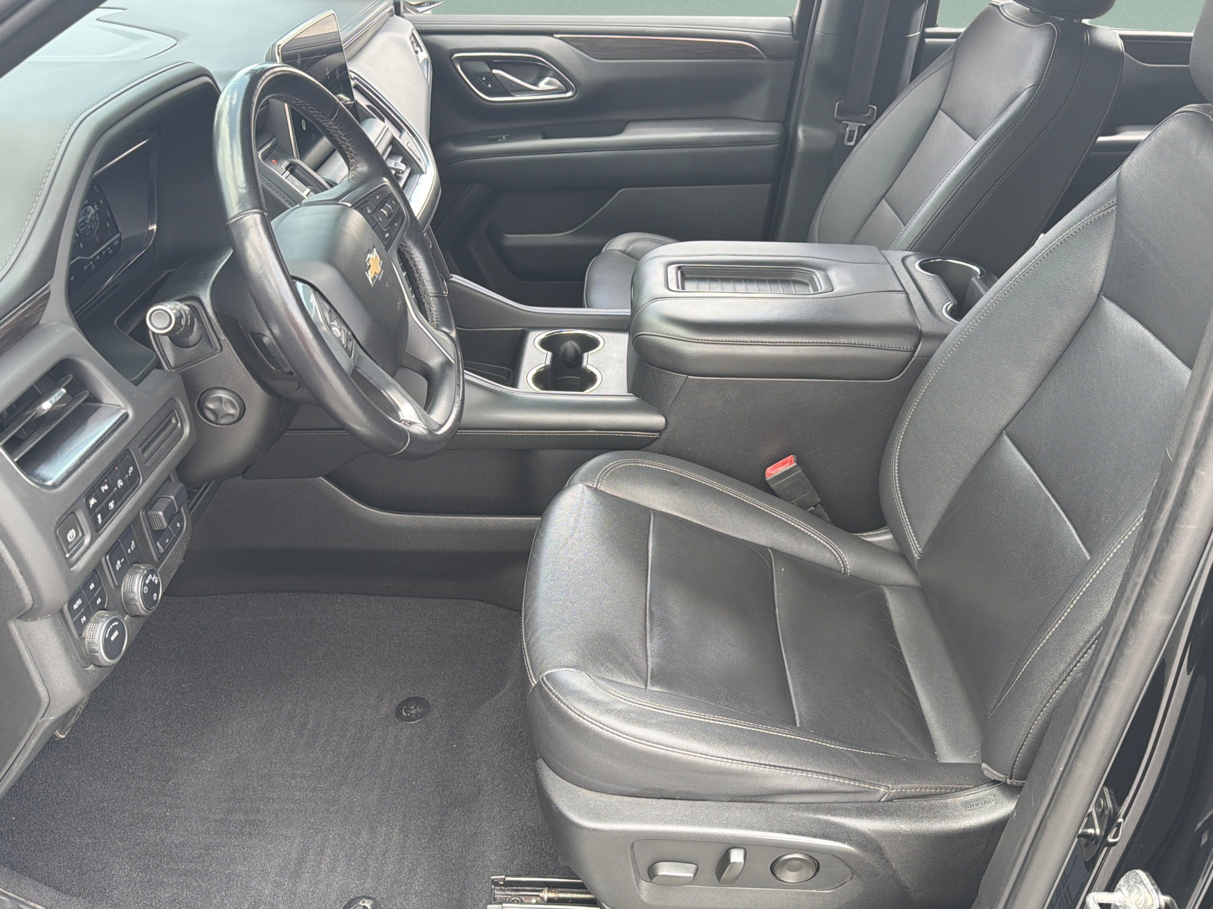 Used 2022 Chevrolet Suburban LT w/ Luxury Package AWD/4WD image 20
