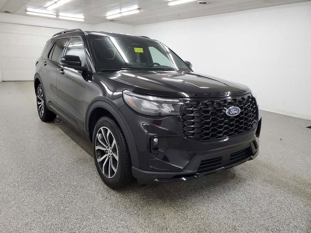 New 2026 Ford Explorer ST-Line AWD/4WD image 3