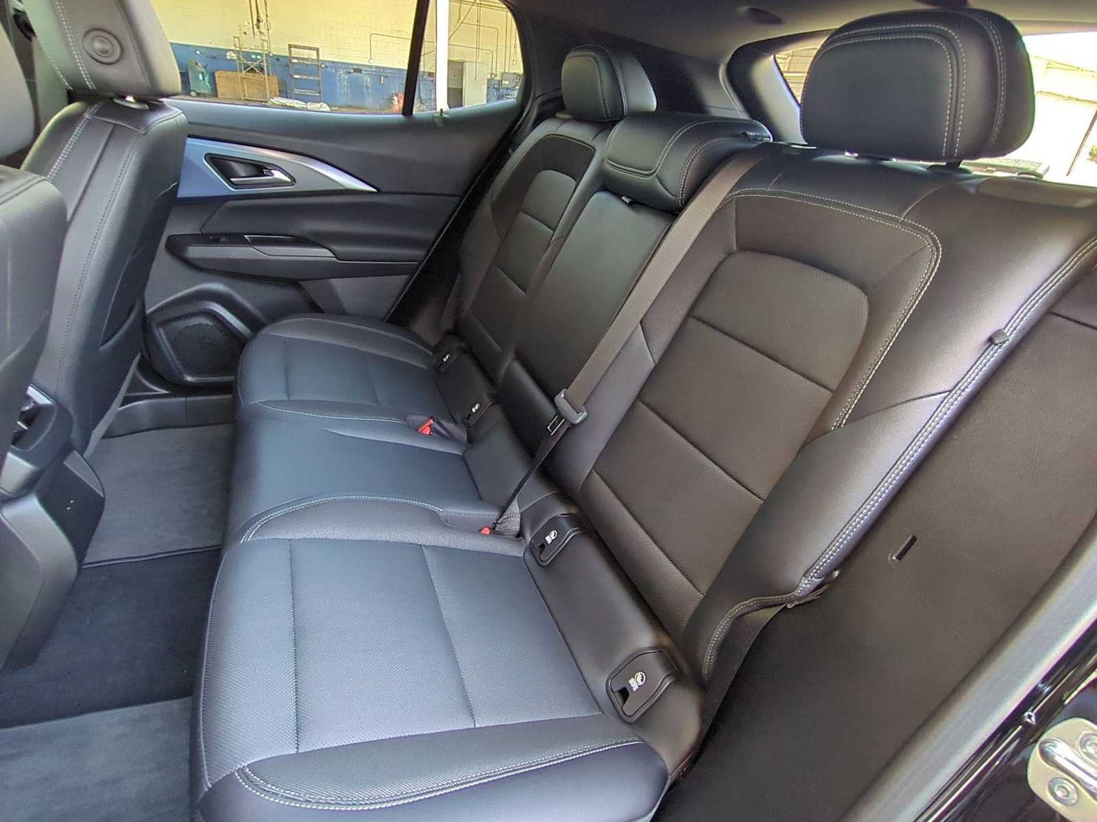 Used 2024 Chevrolet Equinox EV LT FWD image 24