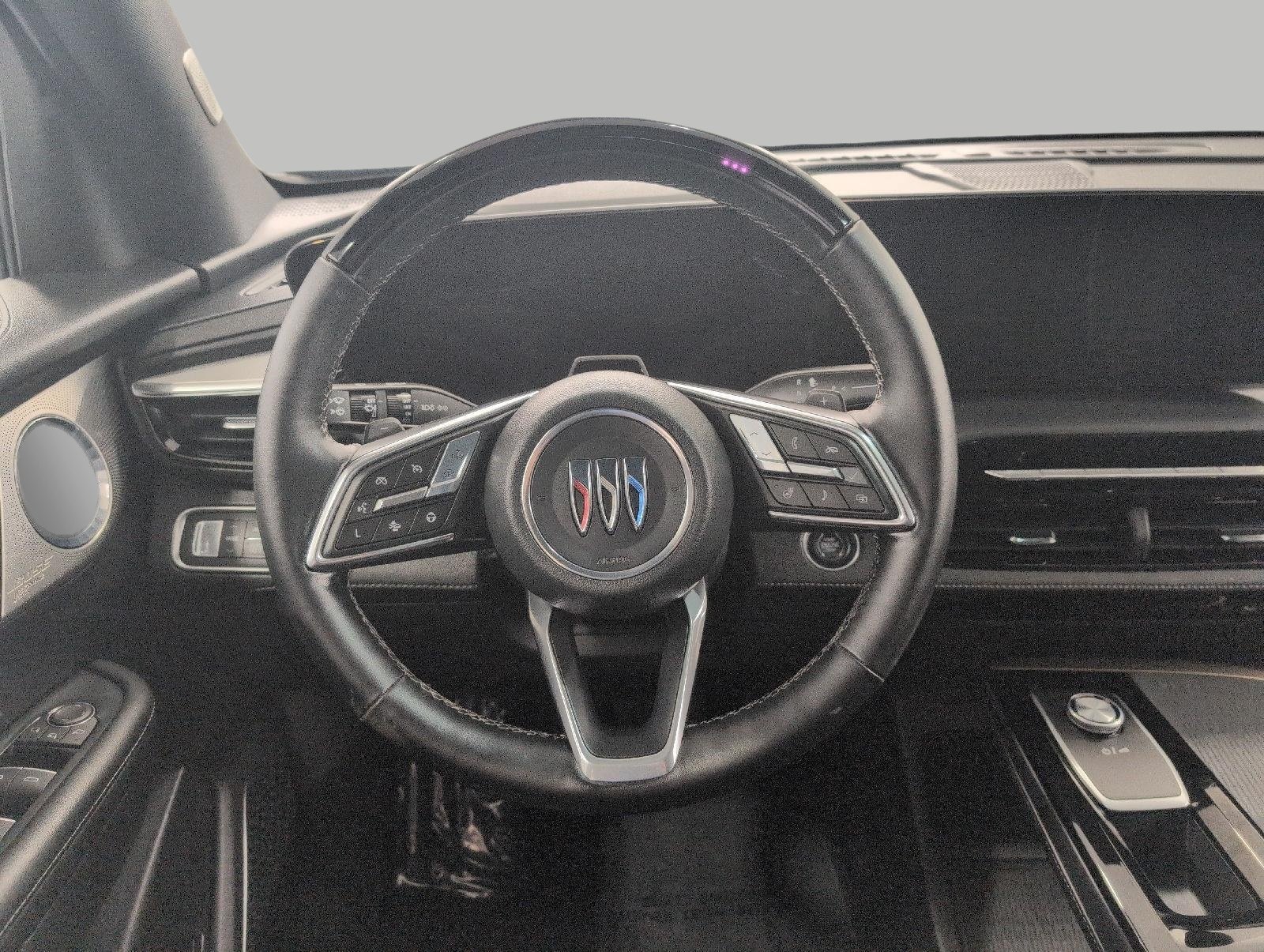 Used 2025 Buick Enclave Avenir AWD/4WD image 5