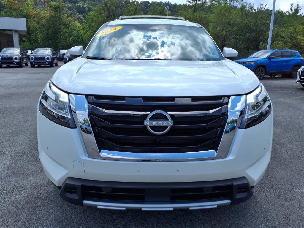 Certified 2024 Nissan Pathfinder SL image 12