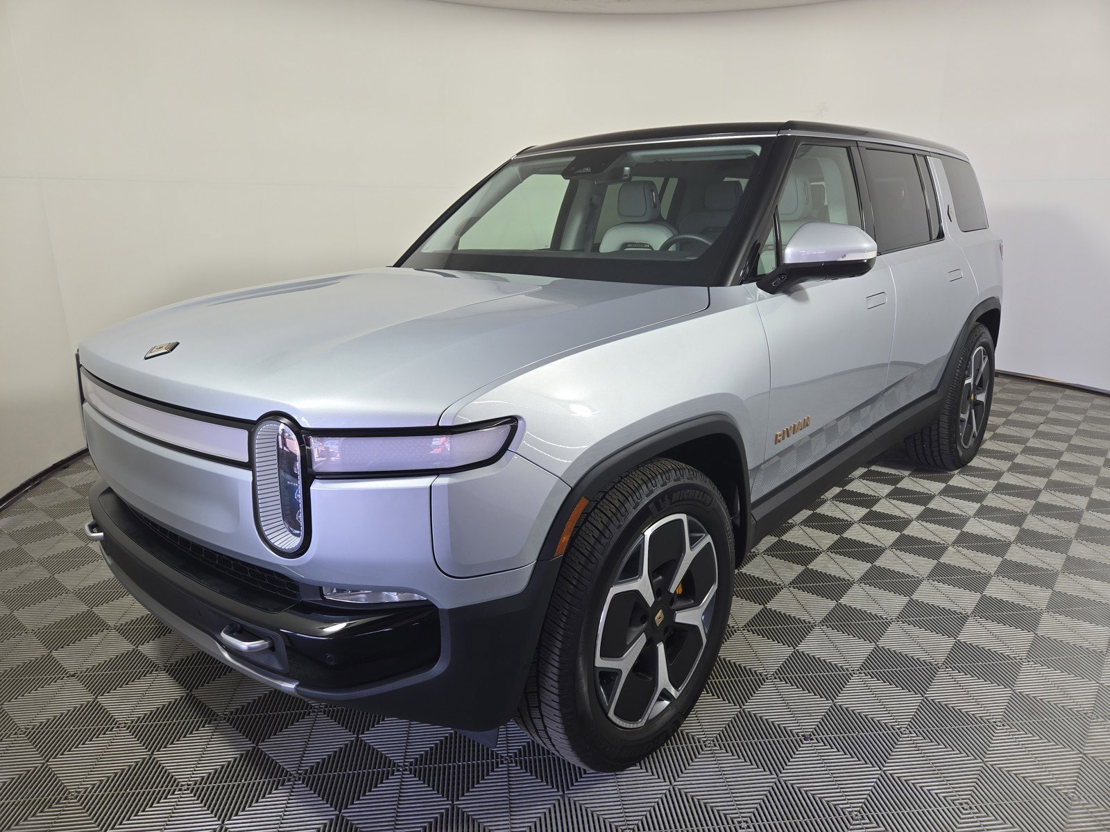 Used 2024 Rivian R1S Adventure