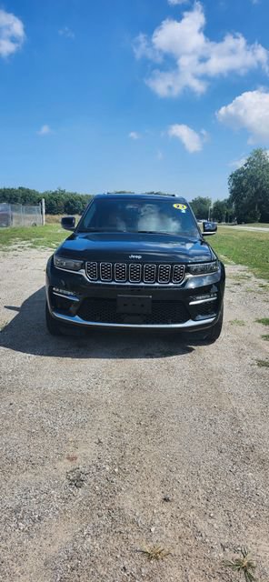 Used 2023 Jeep Grand Cherokee Summit AWD/4WD image 2