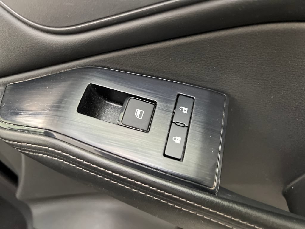 Used 2024 Nissan Rogue SV AWD/4WD image 29