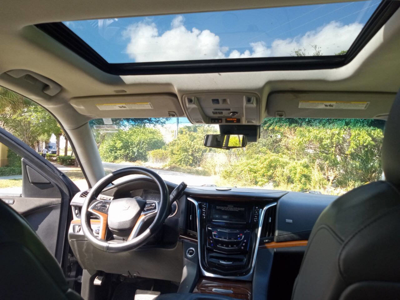 Used 2019 Cadillac Escalade Luxury image 10