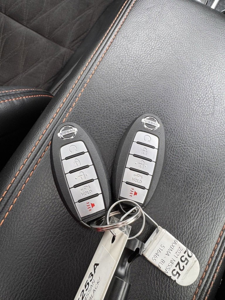 Used 2021 Nissan Maxima SR w/ Sport Mat Group image 34