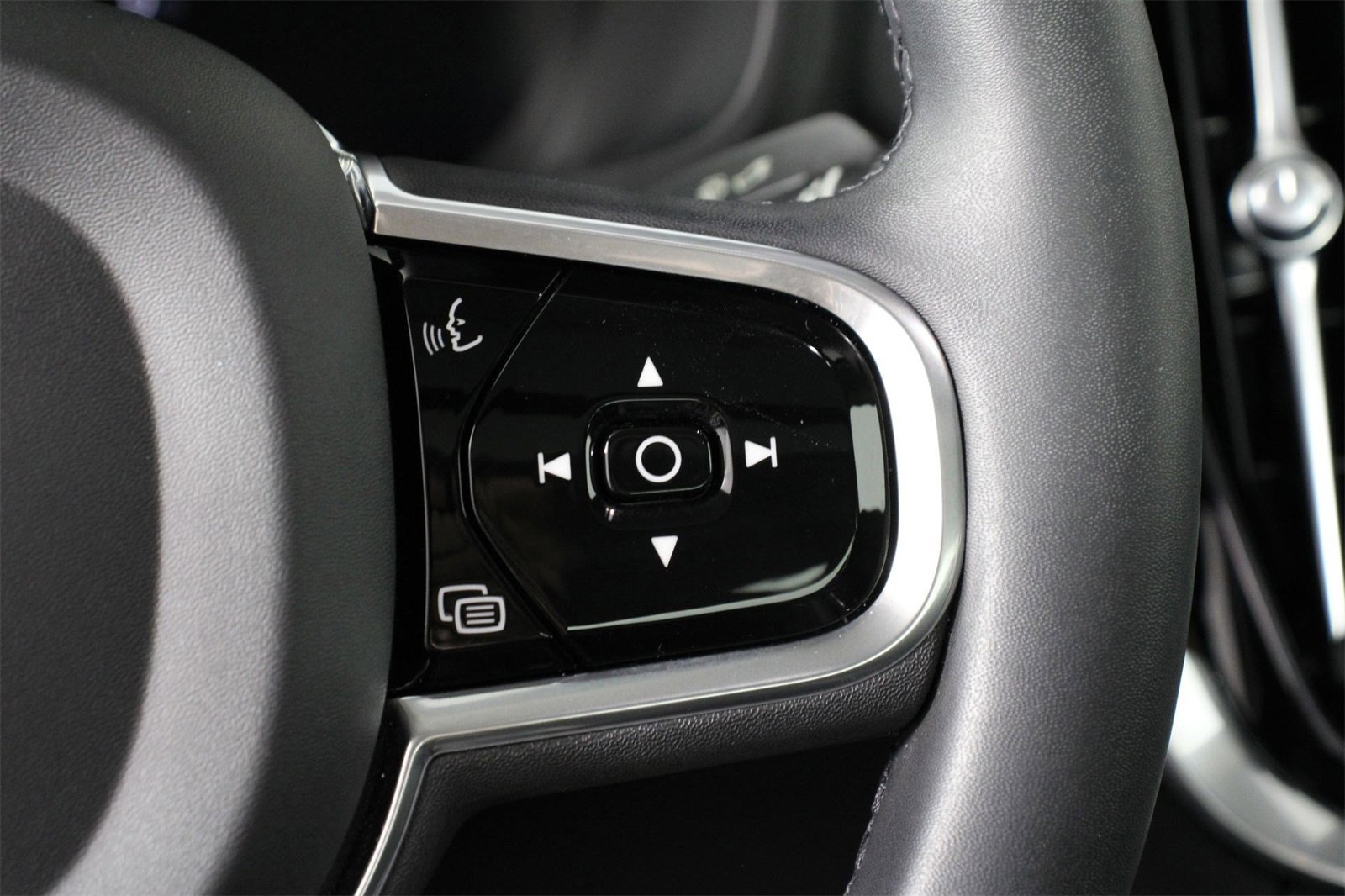 Certified 2023 Volvo S60 T8 Plus w/ Climate Package image 11