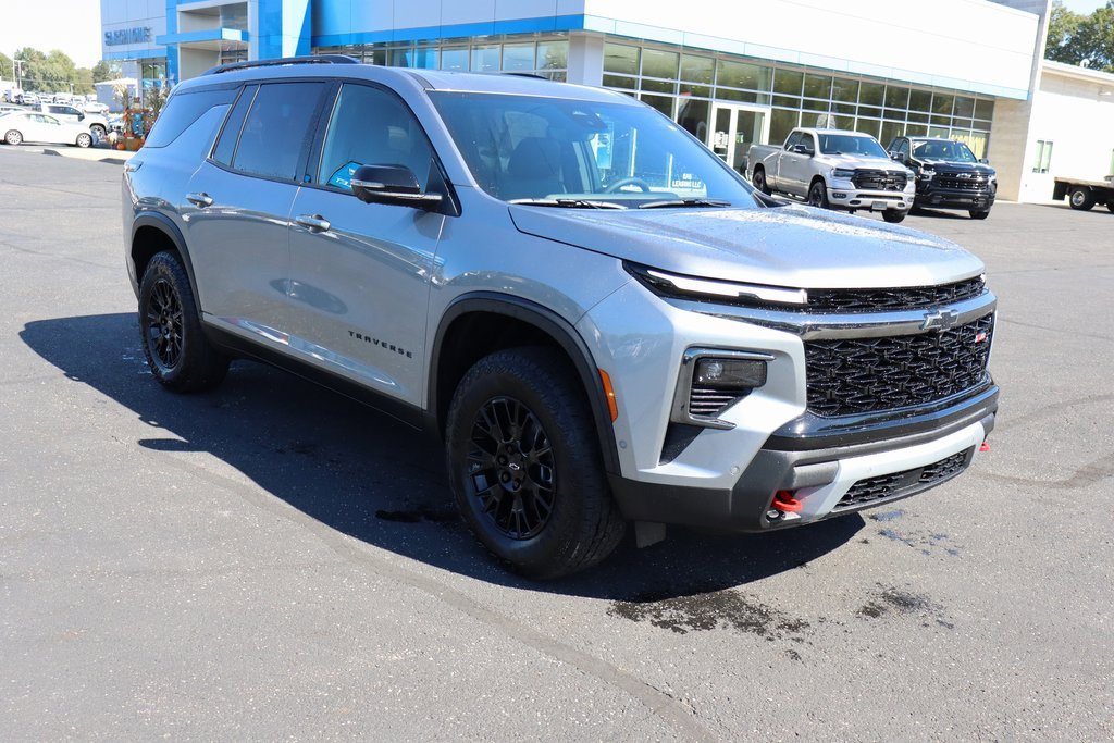 New 2026 Chevrolet Traverse Z71 w/ Enhanced Driving Package image 2