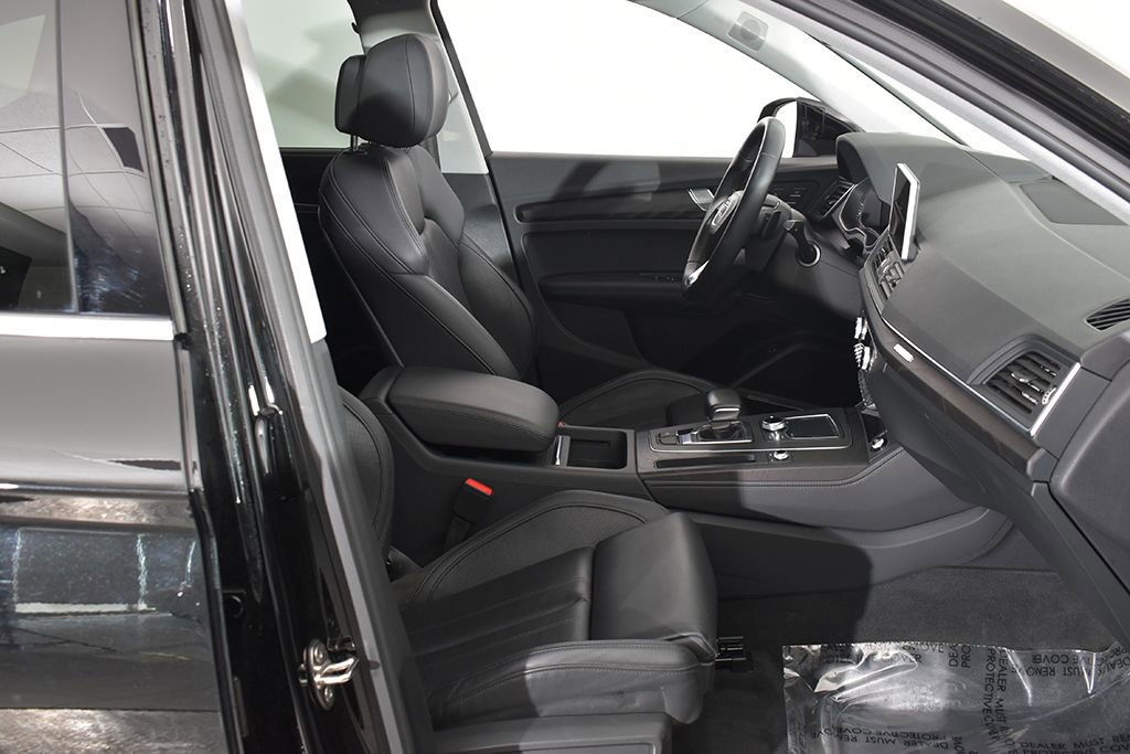 Used 2020 Audi Q5 e Prestige w/ Prestige Package image 25