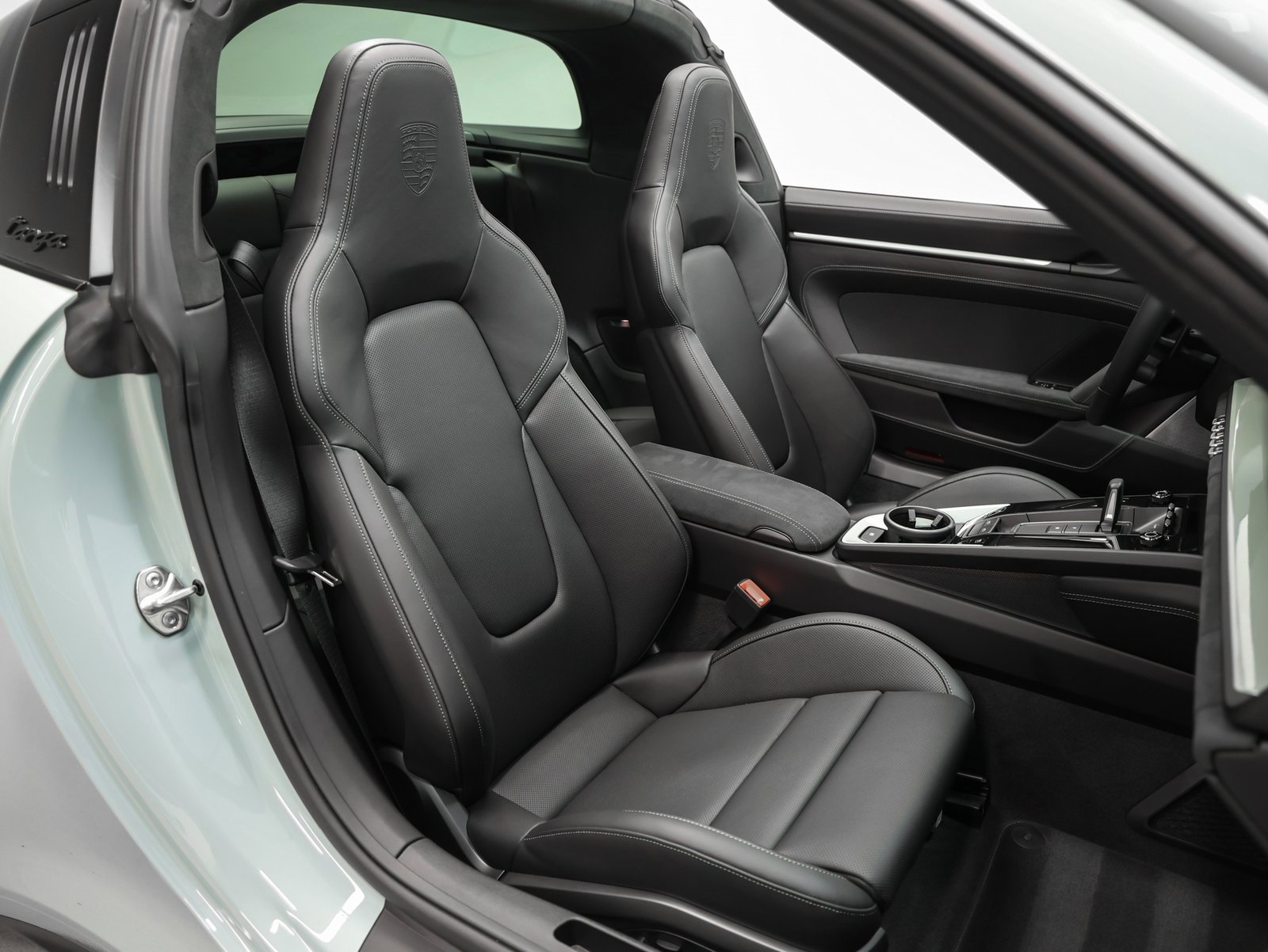 Used 2025 Porsche 911 Targa 4 GTS image 35