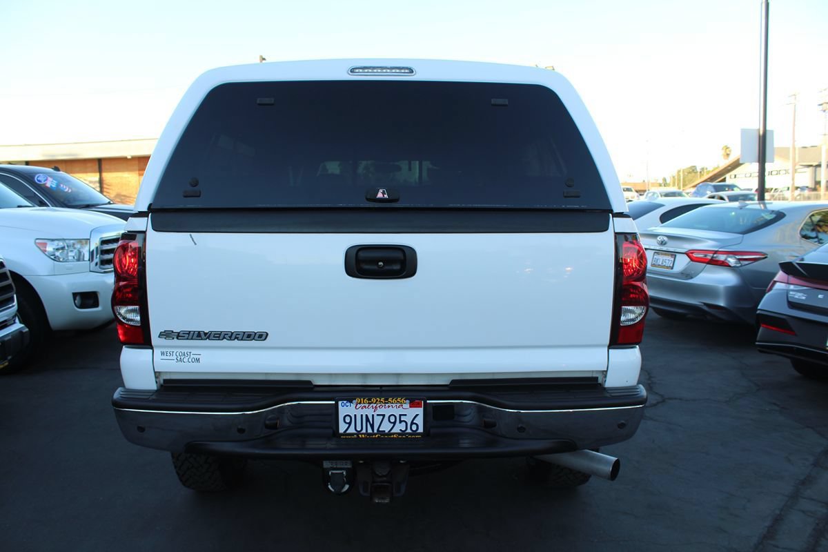 Used 2007 Chevrolet Silverado 2500 LT w/ Heavy-Duty Power Package AWD/4WD image 6