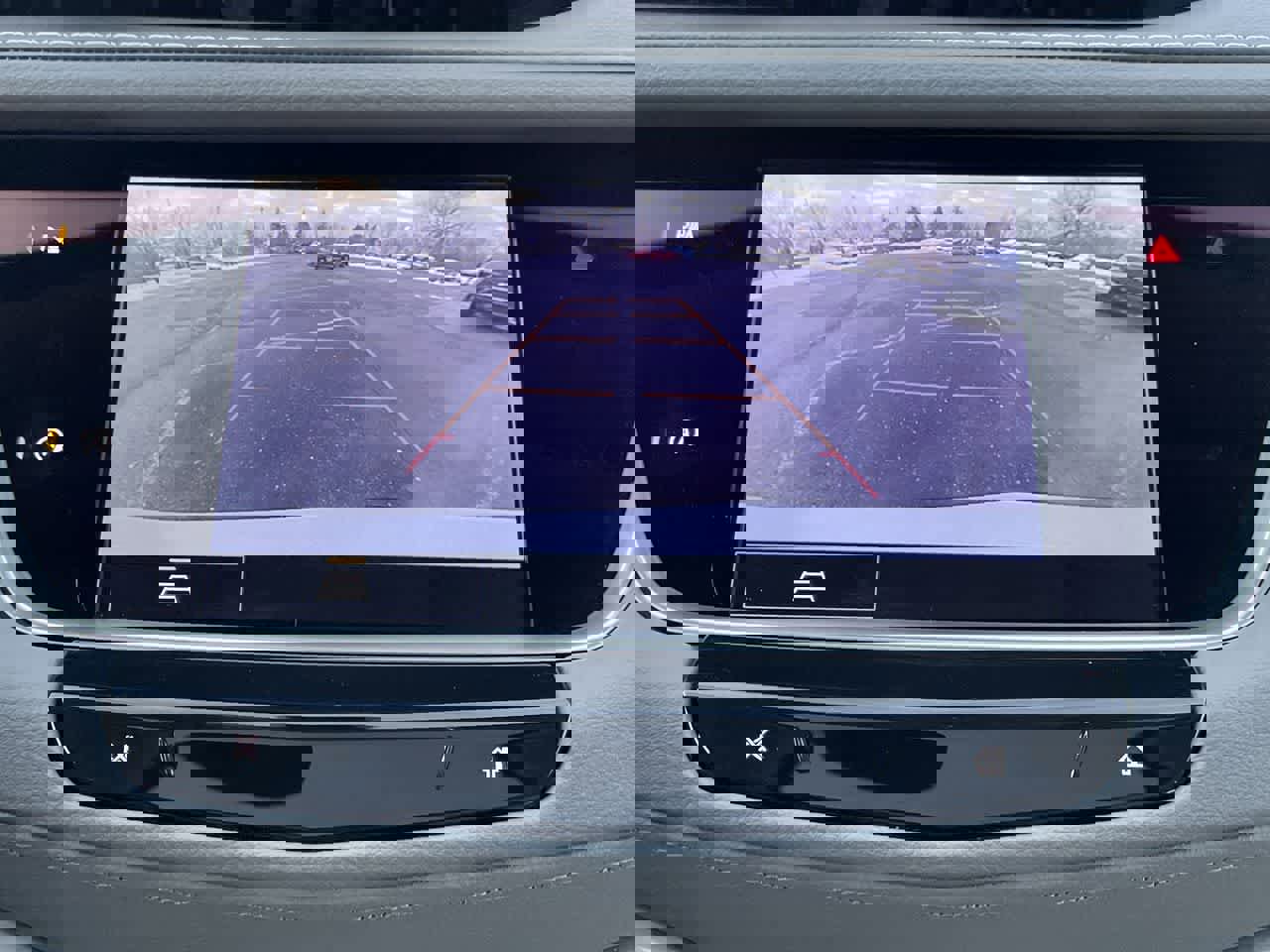 Certified 2023 Cadillac XT5 Premium Luxury w/ LPO, Floor Liner Package image 28