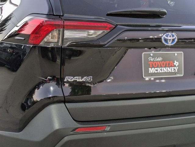 Used 2022 Toyota RAV4 XLE image 8