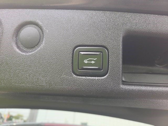 Used 2019 Chevrolet Equinox LT w/ LT True North Edition AWD/4WD image 39