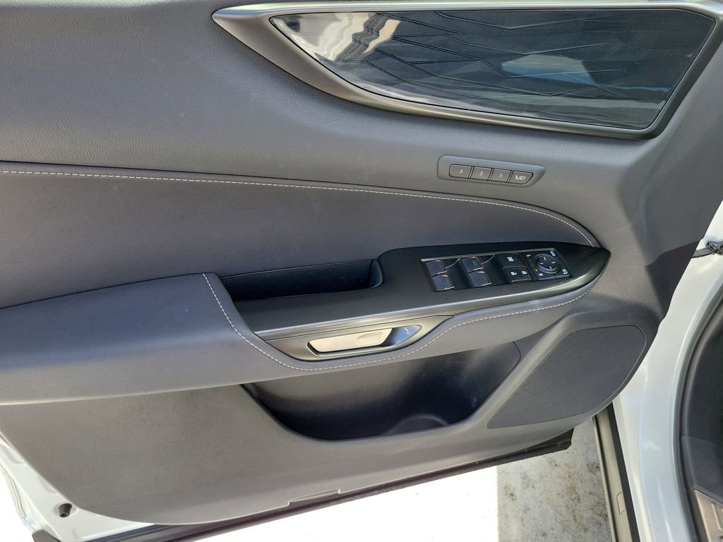 Used 2025 Lexus NX 250 FWD w/ Accessory Package (Z1) image 19