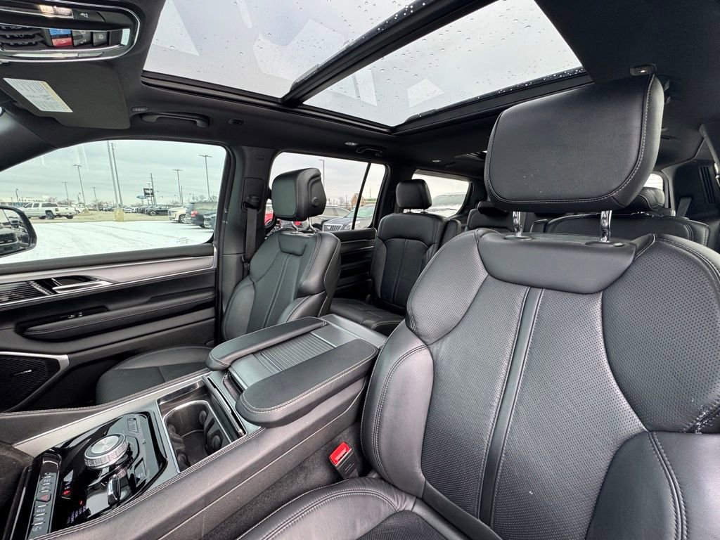 Used 2024 Jeep Wagoneer Series II image 26