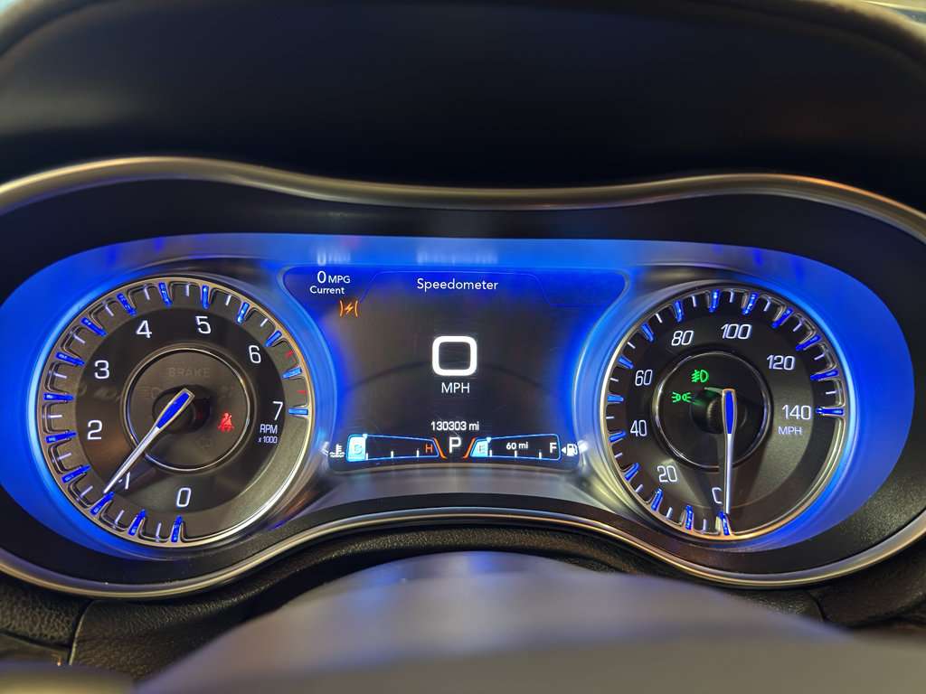 Used 2017 Chrysler 300 C AWD/4WD image 18